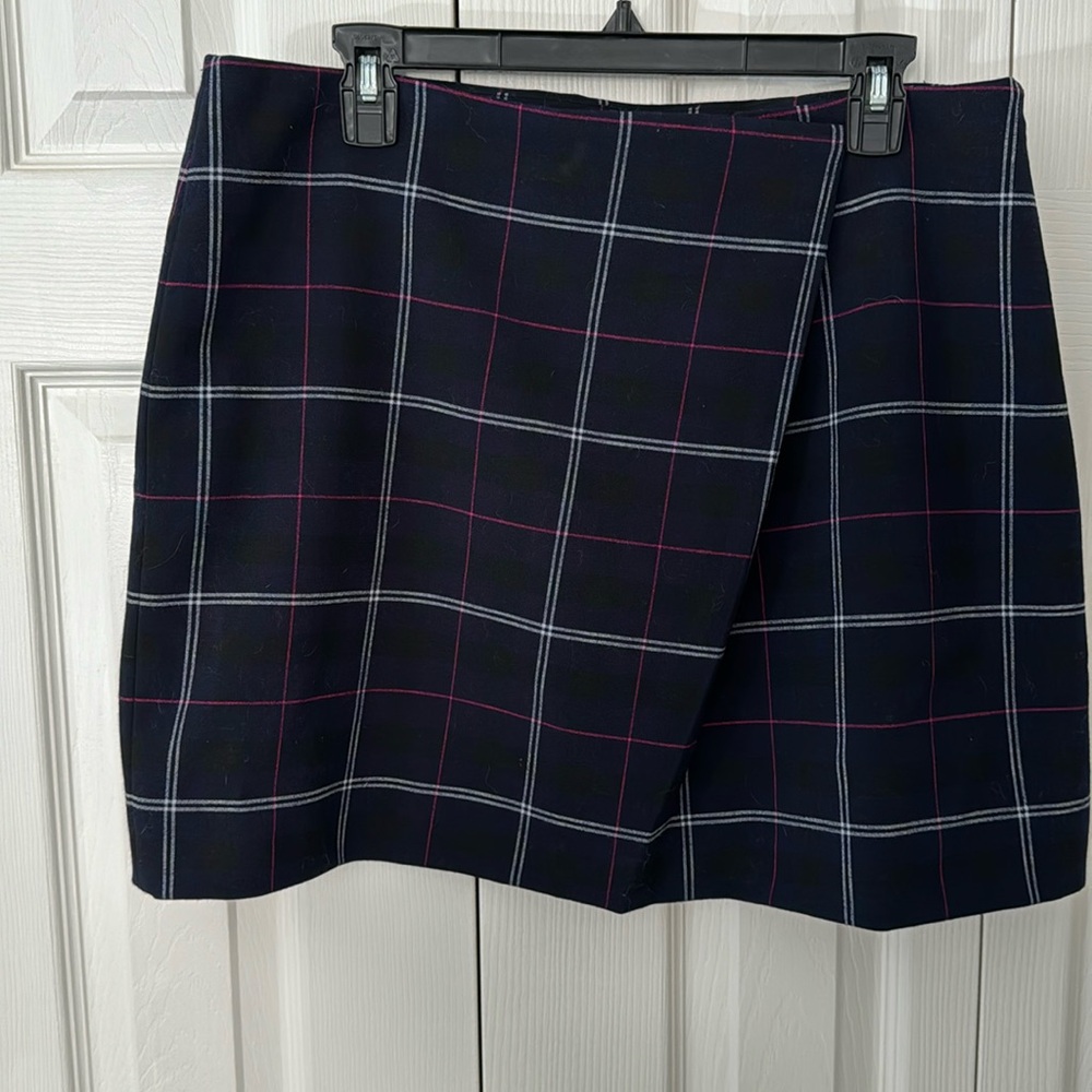 Banana Republic  navy, white and fuschia plaid skirt, side zip